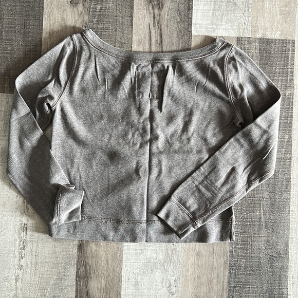 Hollister Gray Crew Neck Crop Sweatshirt with large Silver Logo - Size S - Picture 6 of 6